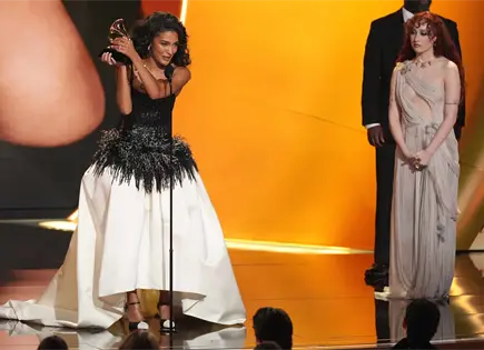 Olivia Dean se lleva el Grammy a Mejor Nuevo Artista en una noche hist&oacute;rica