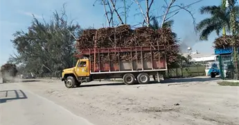 Sin acuerdo a&uacute;n por el exceso de ca&ntilde;a en camiones