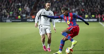 El Bar&ccedil;a vence a Albacete con goles de Yamal y Araujo