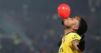 AC Milan reduce distancia con Inter