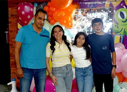 ADRI &iexcl;FELIZ EN SU CUMPLEA&Ntilde;OS!