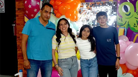 ADRI &iexcl;FELIZ EN SU CUMPLEA&Ntilde;OS!