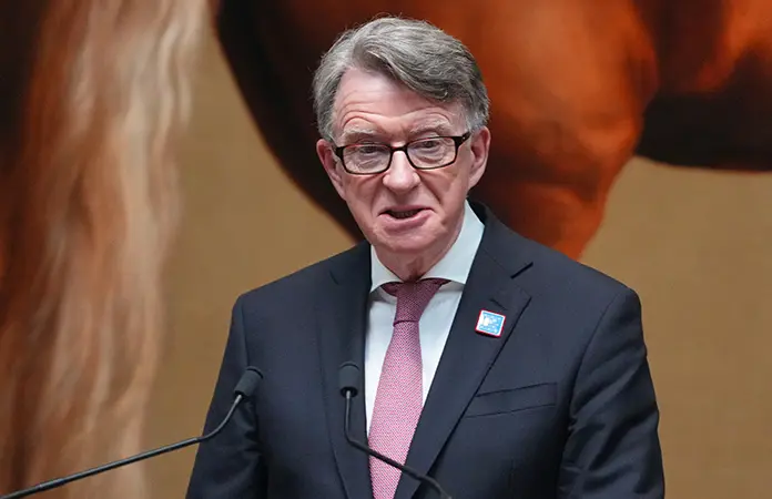 Investigan a Mandelson por nexos con Epstein