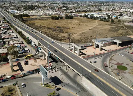 Mega puente de Circuito Potos&iacute;, a medias tras casi un a&ntilde;o
