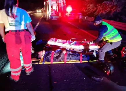 Motociclista fallece tras ser impactado por "auto fantasma" 