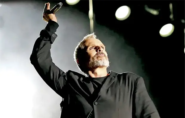 REAPARECE VISIBLEMENTE AGOTADO