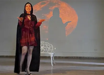 A escena Por si amamos, en el Museo Francisco Coss&iacute;o