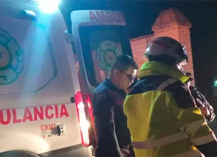 Derrapa motociclista y sufre varias lesiones