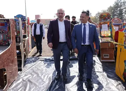 Gobernador de Michoac&aacute;n lidera operativo contra tragamonedas ilegales