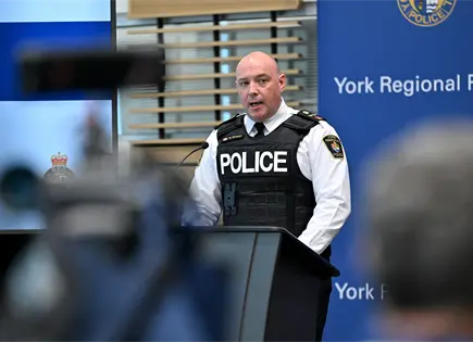 Arrestan a siete polic&iacute;as de Toronto por presuntos v&iacute;nculos con el crimen organizado