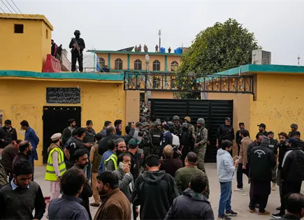 Ataque suicida en mezquita chi&iacute; de Islamabad deja 31 muertos