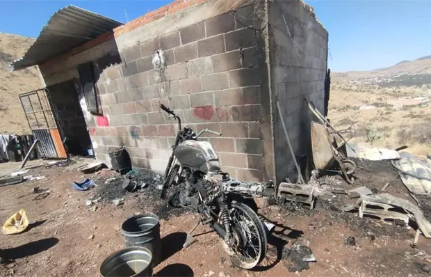 Estalla taller de pirotecnia en Santa Mar&iacute;a; hay tres heridos