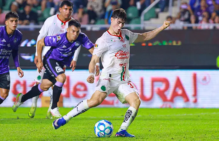 Chivas conserva aureola invicta
