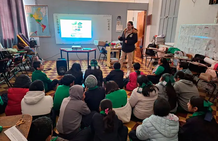Ofrecen foro sobre derechos y obligaciones en escuela