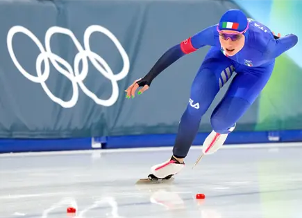 Para Italia, oro y r&eacute;cord en 3,000m del patinaje de velocidad