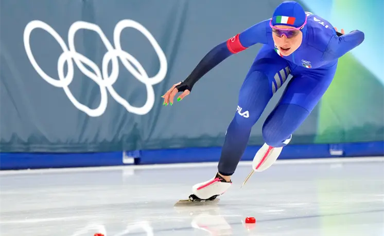 Para Italia, oro y r&eacute;cord en 3,000m del patinaje de velocidad