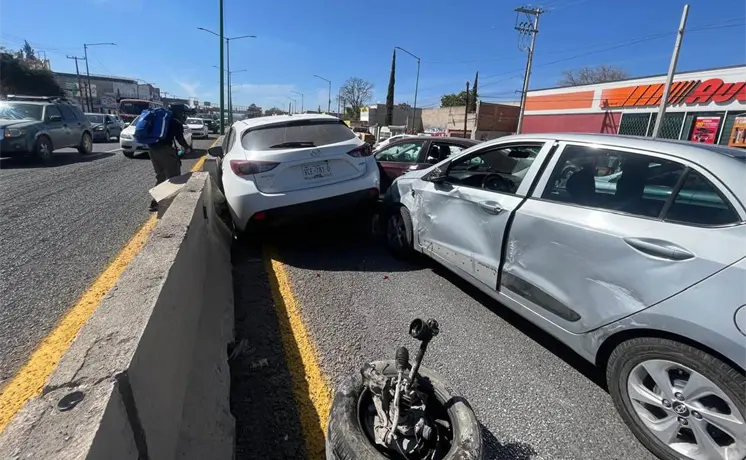 Chocan cuatro en carretera a Rioverde; no hay lesionados