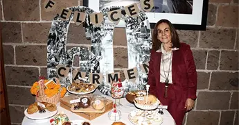 CELEBRA SUS 60 A&Ntilde;OS DE VIDA