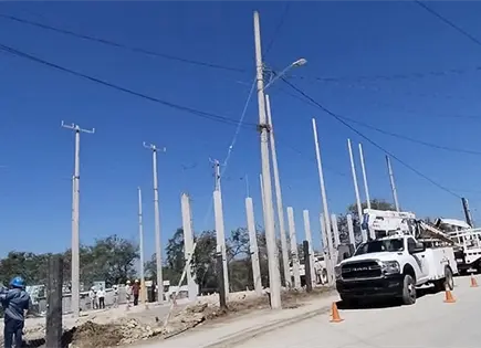 Escuela de pr&aacute;cticas de CFE causa expectaci&oacute;n