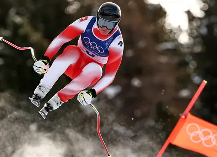 Franjo von Allmen gana medalla de oro en descenso ol&iacute;mpico en Bormio