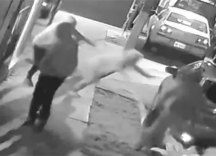 Agreden a persona mayor durante robo en Hogares Ferrocarrileros (video)