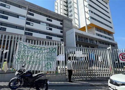 Alumnos y alumnas toman la Facultad de Ciencias