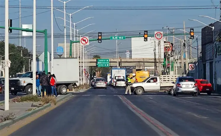 Mantienen operativo en Industrias por obras en la 57