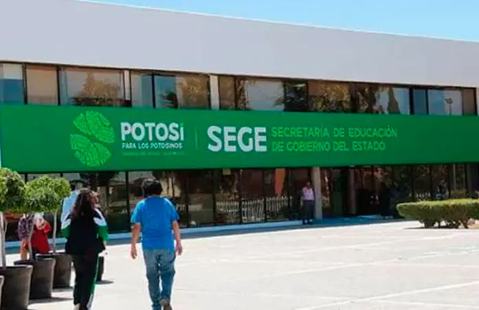 Buscan garantizar educación digital a adultos mayores