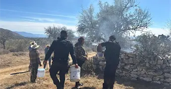 Rescatan a adultos mayores