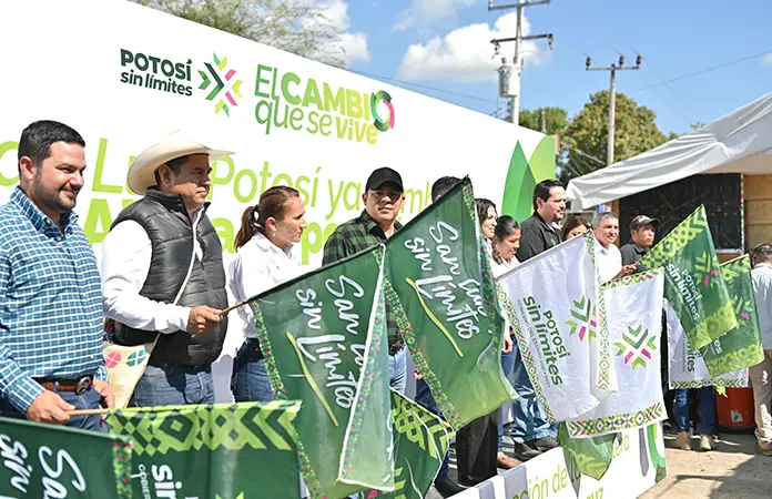 Ricardo Gallardo rescata y moderniza carretera El Higo