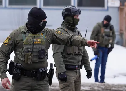 Todd Lyons defiende t&aacute;cticas de ICE ante el Congreso