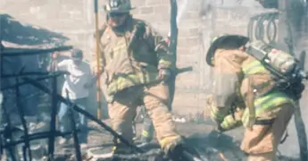 Voraz incendio en una vivienda