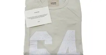 CAMISETAS COMO LAS QUE BAD BUNNY REGAL&Oacute;, A LA VENTA POR 30.000 EUROS
