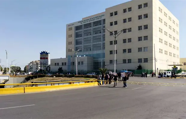 Video | Alumnos de la UASLP se manifiestan en distintas vialidades