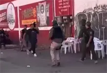 Videos | Suman 5 detenidos tras agresi&oacute;n a la GCE en Abastos