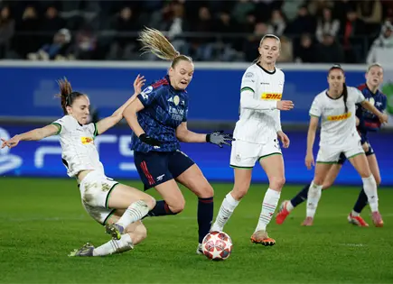 Arsenal gole&oacute; al OH Leuven y avanza en Liga femenina