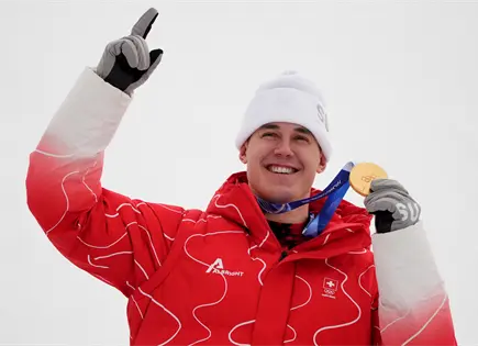 Franjo von Allmen se consagra con tres oros en Mil&aacute;n-Cortina