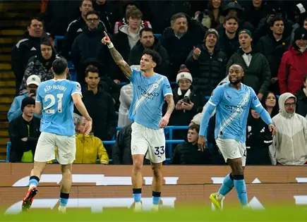 Manchester City gana 3-0 a Fulham y presiona al Arsenal en Liga Premier