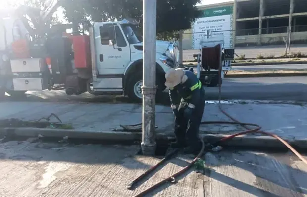 Fuga en Mercado San Luis 400 es de jurisdicción estatal: Interapas Fuga en Mercado San Luis 400 es de jurisdicción estatal: Interapas