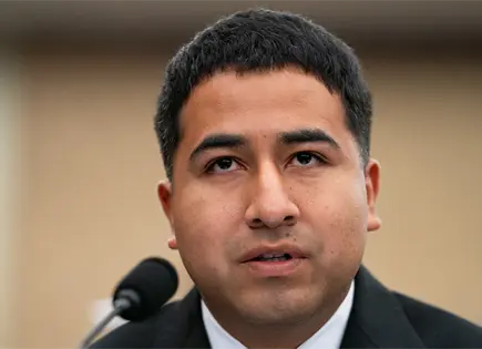 Jueza desestima caso de deportaci&oacute;n contra jardinero mexicano en California