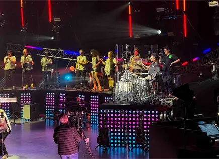 Kalimba debuta en el Auditorio entre fallas