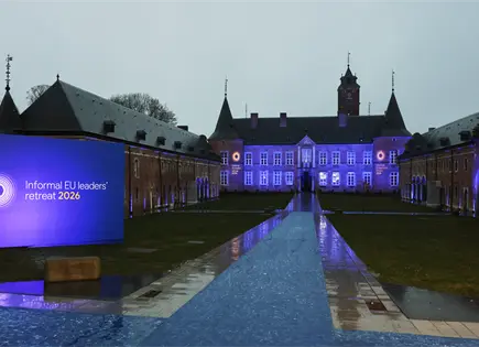 L&iacute;deres de la UE acuerdan plan para reestructurar econom&iacute;a