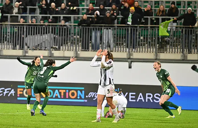Wolfsburgo remonta e iguala con la Juve