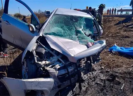 Mueren dos turistas potosinos en Durango