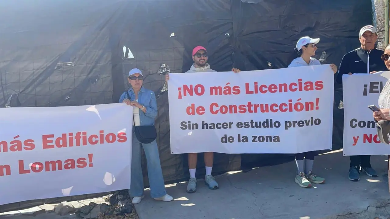 Rechazan torre de nueve niveles en Lomas