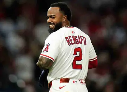 Rengifo acuerda con Milwaukee