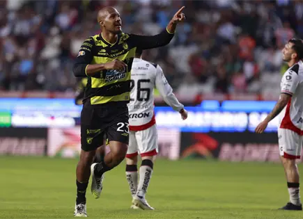 Salom&oacute;n Rond&oacute;n marca en victoria de Pachuca sobre Atlas