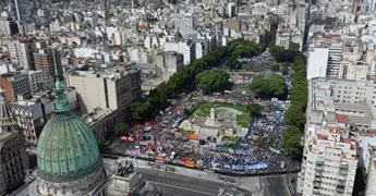 Convocan a huelga general en Argentina por reforma laboral