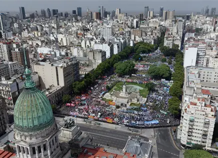 Convocan a huelga general en Argentina por reforma laboral