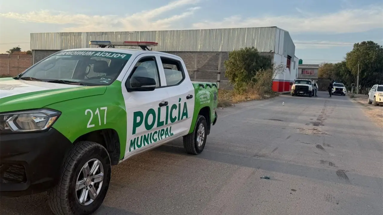 Dos policías municipales lesionados tras agresión en Soledad